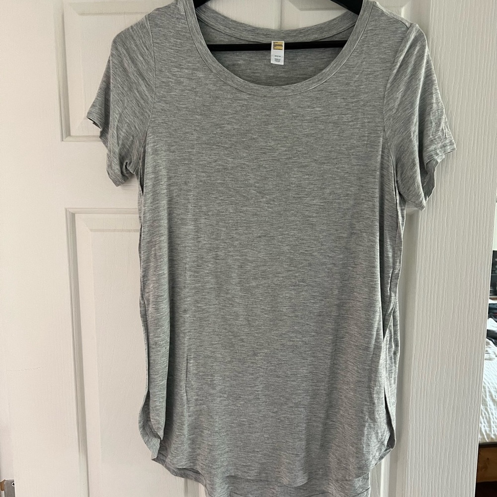 2x Identical Lole Tunic-style t shirt